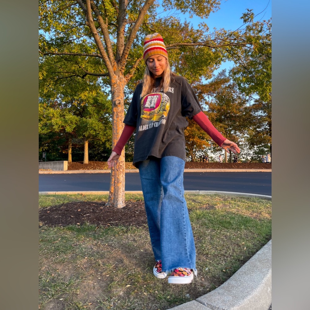 Meet Your Posher, Cayla!